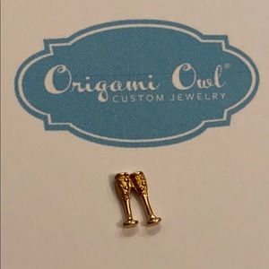 🆕Origami Owl Champagne Flutes charm